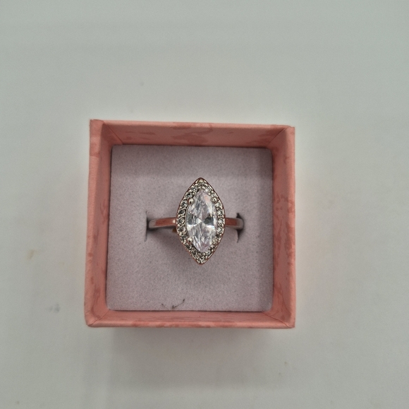 Jewelry - Elegant Marquise-Cut Ring Size 8